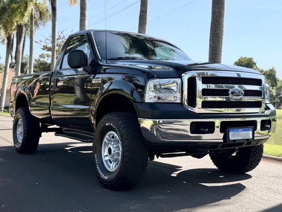 FORD F-250 3.9 XLT MAX POWER 4X4 CS DIESEL 2P MANUAL FORD F-250 3.9 XLT MAX POWER 4X4 CS DIESEL 2P MANUAL
